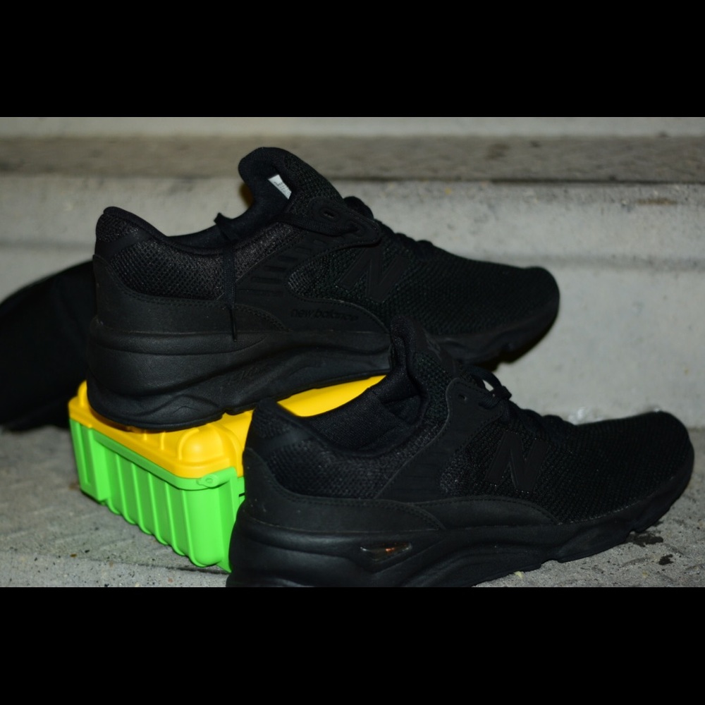 New balance x90 triple black !